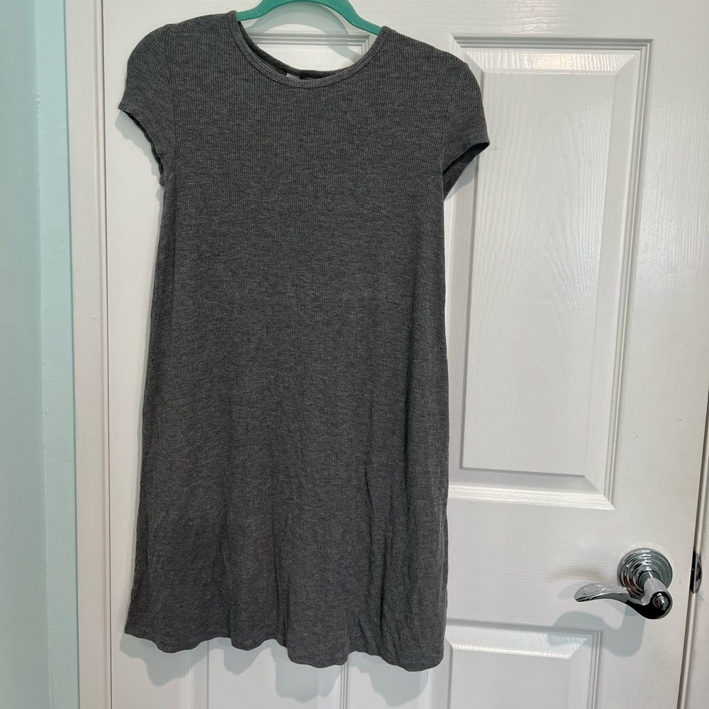 Gray shirt sleeve dress size S